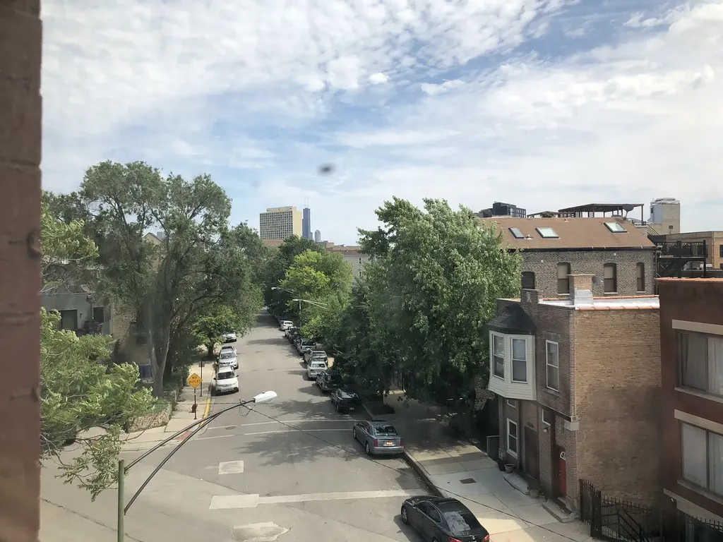 1736 West Beach Avenue Chicago IL 60622