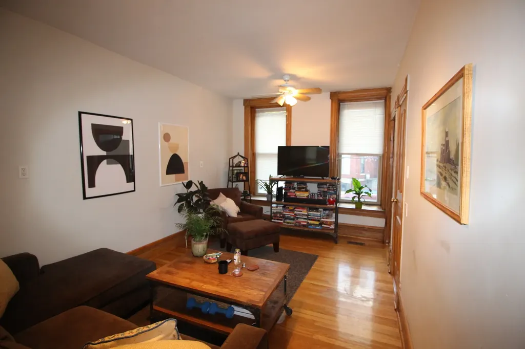 1736 West Beach Avenue Chicago IL 60622