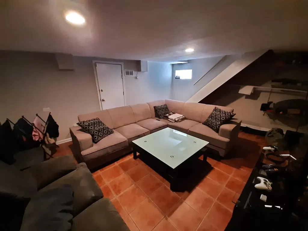 1736 West Beach Avenue Chicago IL 60622