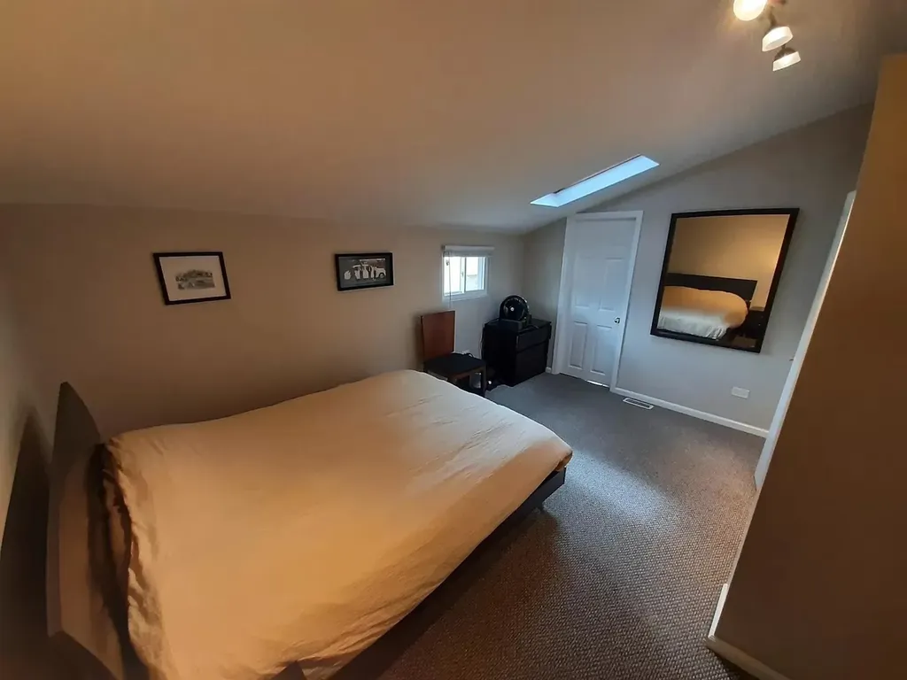1736 West Beach Avenue Chicago IL 60622