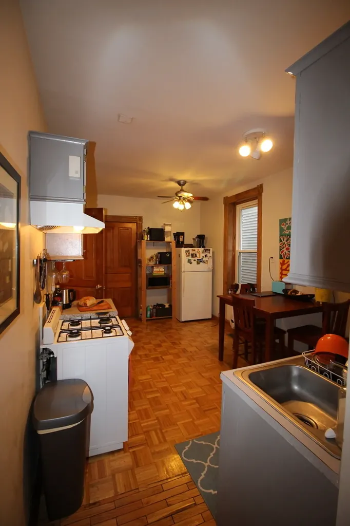 1736 West Beach Avenue Chicago IL 60622