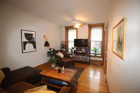 1736 West Beach Avenue Chicago IL 60622