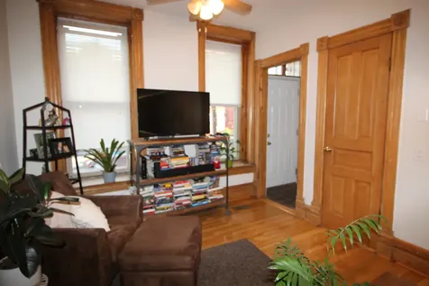 1736 West Beach Avenue Chicago IL 60622