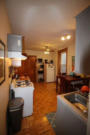 1736 West Beach Avenue Chicago IL 60622