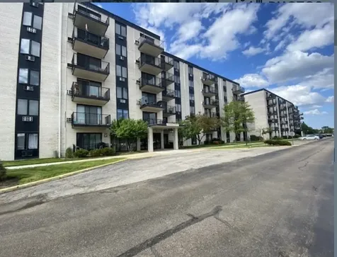 9098 West Terrace Drive Niles IL 60714