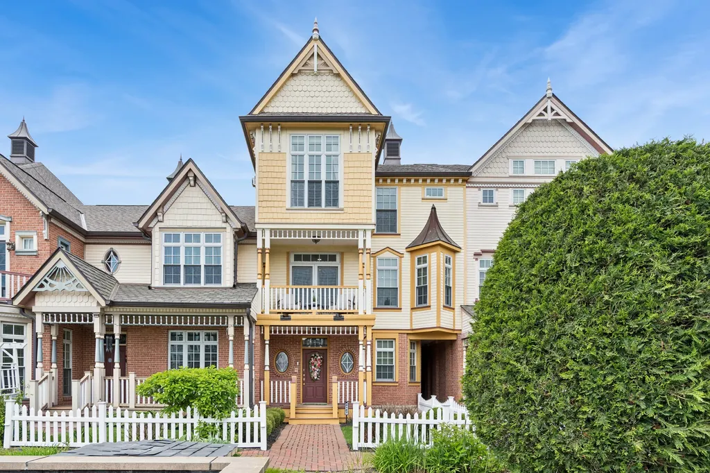 4147 Royal Mews Circle Naperville IL 60564