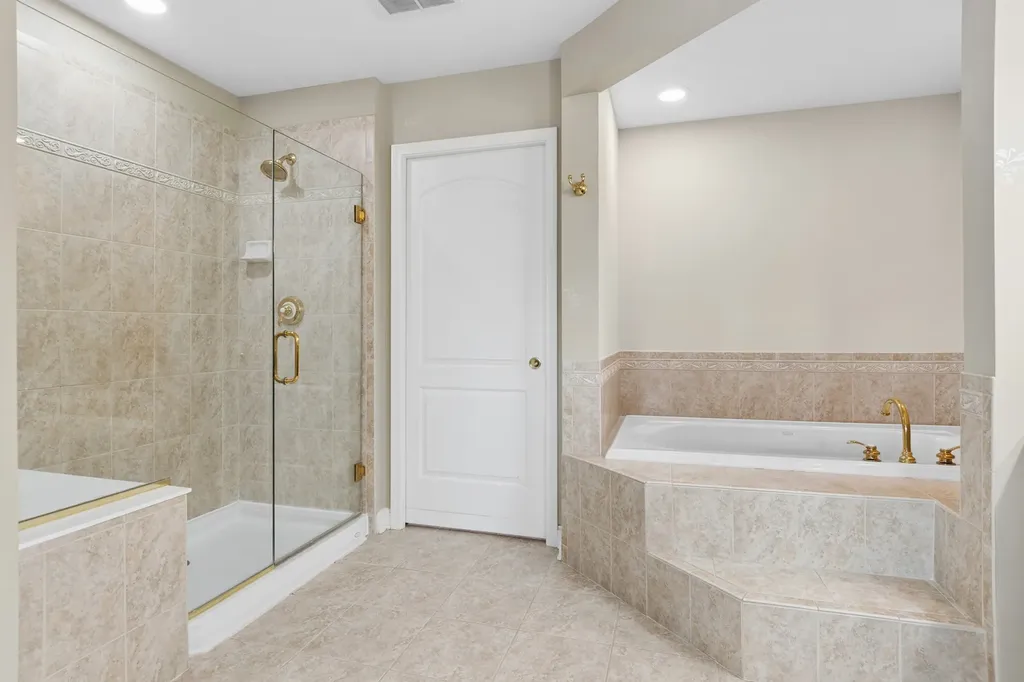 4147 Royal Mews Circle Naperville IL 60564