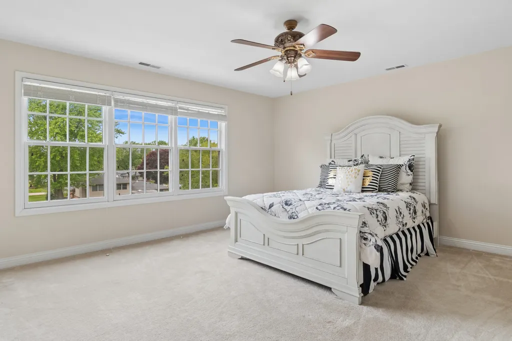 4147 Royal Mews Circle Naperville IL 60564