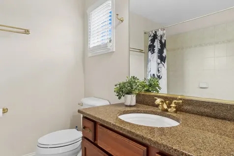4147 Royal Mews Circle Naperville IL 60564