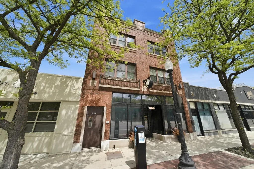 629 West Howard Street Evanston IL 60202