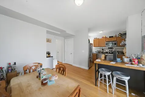 629 West Howard Street Evanston IL 60202