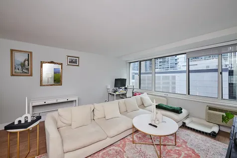 211 East Ohio Street Chicago IL 60611