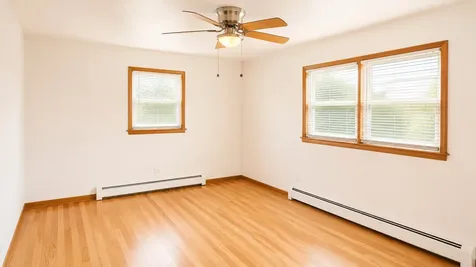 5834 West Montrose Avenue Chicago IL 60634