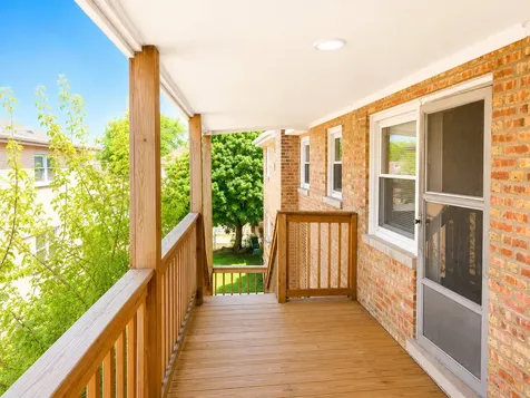 5834 West Montrose Avenue Chicago IL 60634