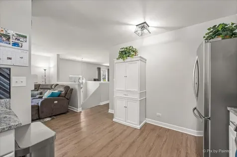 2433 Daybreak Court Elgin IL 60123