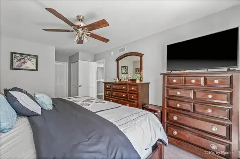 2433 Daybreak Court Elgin IL 60123
