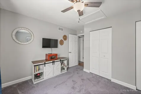 2433 Daybreak Court Elgin IL 60123