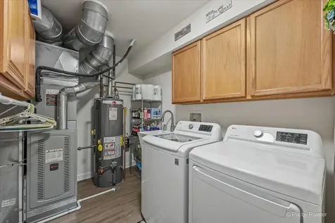 2433 Daybreak Court Elgin IL 60123