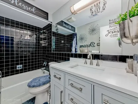 1717 West Crystal Lane Mount Prospect IL 60056