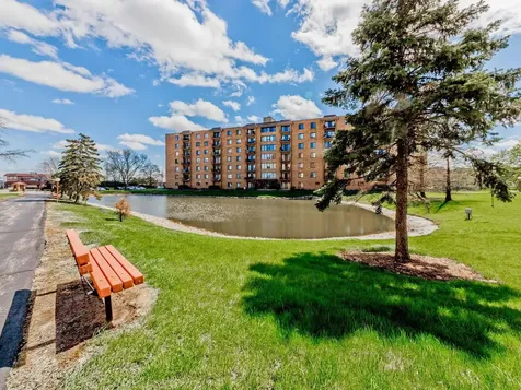 1717 West Crystal Lane Mount Prospect IL 60056