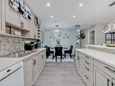 1717 West Crystal Lane Mount Prospect IL 60056