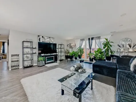 1717 West Crystal Lane Mount Prospect IL 60056
