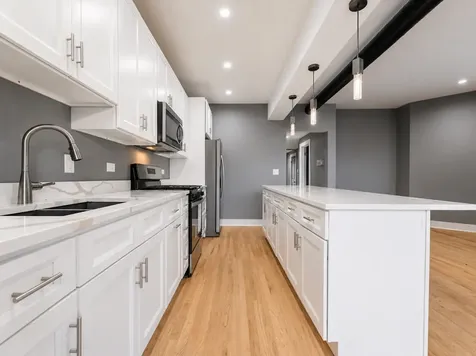 2552 West 59th Street Chicago IL 60629
