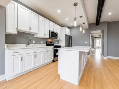 2552 West 59th Street Chicago IL 60629