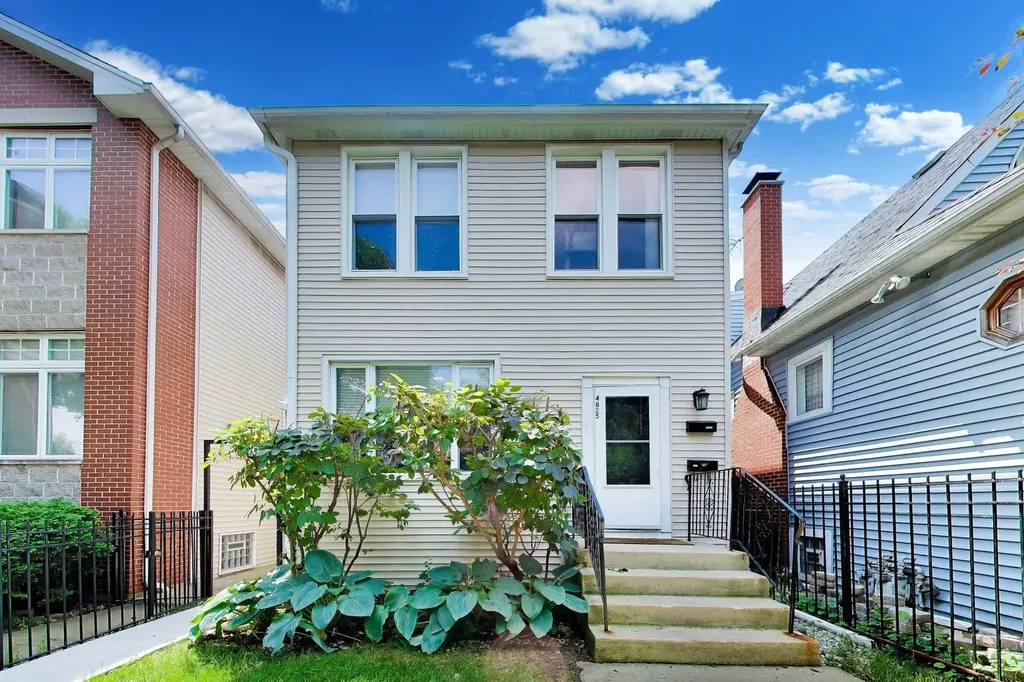 4825 West Hutchinson Street Chicago IL 60641