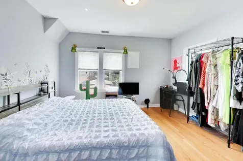 4825 West Hutchinson Street Chicago IL 60641