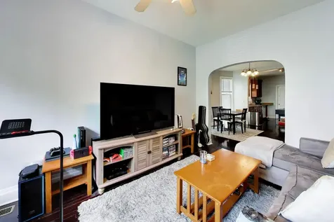 4825 West Hutchinson Street Chicago IL 60641