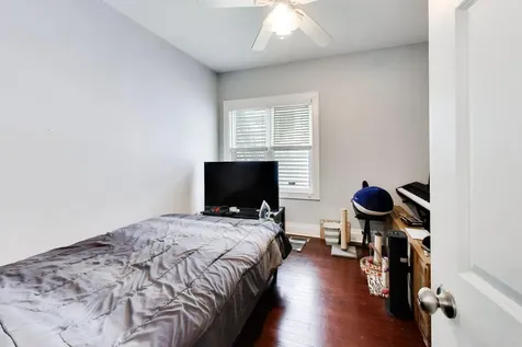 4825 West Hutchinson Street Chicago IL 60641