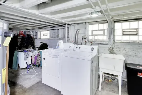 4825 West Hutchinson Street Chicago IL 60641