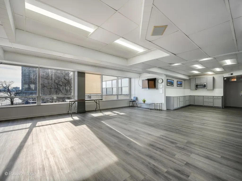 6301 North Sheridan Road Chicago IL 60660
