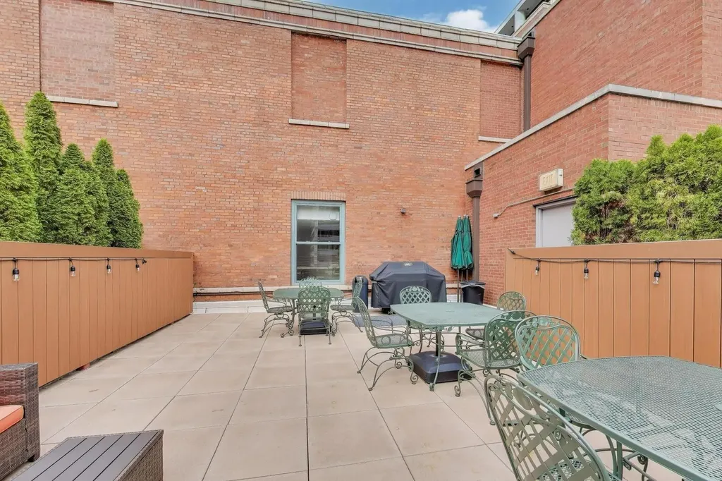208 West Washington Street Chicago IL 60606