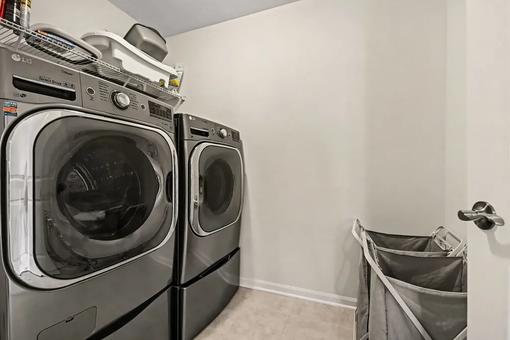 2515 Leander Court Woodridge IL 60517