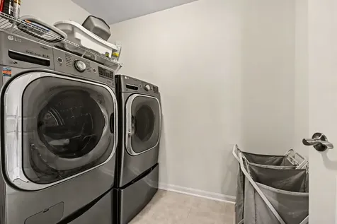2515 Leander Court Woodridge IL 60517