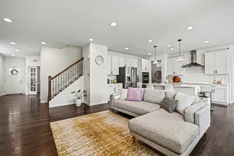 2515 Leander Court Woodridge IL 60517