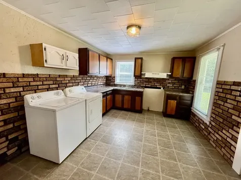 302 S Walnut Street Kewanee IL 61443