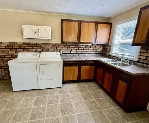 302 S Walnut Street Kewanee IL 61443