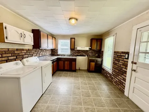 302 S Walnut Street Kewanee IL 61443