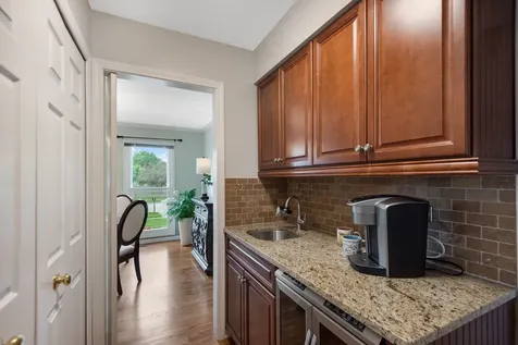 610 Fontana Place Mundelein IL 60060