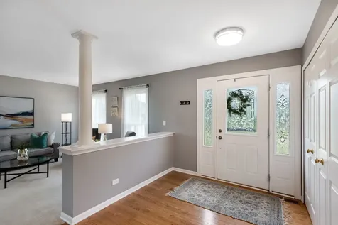 610 Fontana Place Mundelein IL 60060