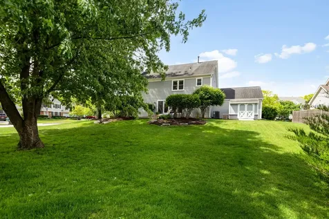 610 Fontana Place Mundelein IL 60060