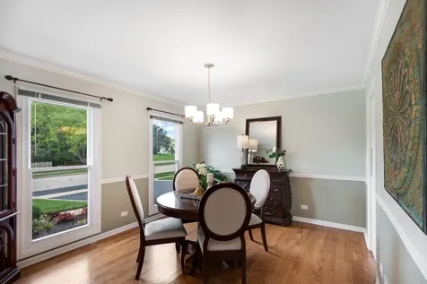 610 Fontana Place Mundelein IL 60060