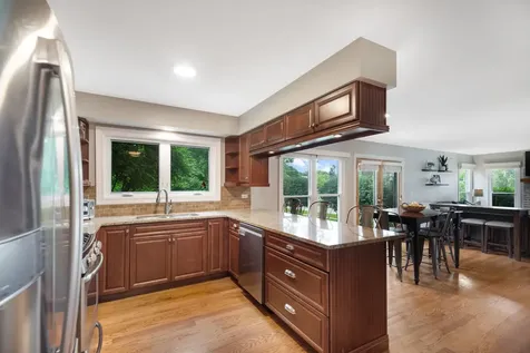 610 Fontana Place Mundelein IL 60060