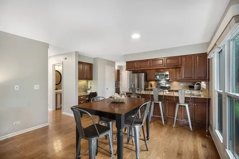 610 Fontana Place Mundelein IL 60060