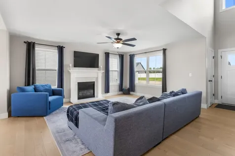 7 Kirby Circle Monticello IL 61856