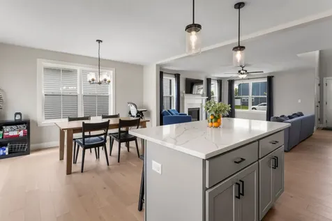 7 Kirby Circle Monticello IL 61856