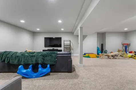 7 Kirby Circle Monticello IL 61856